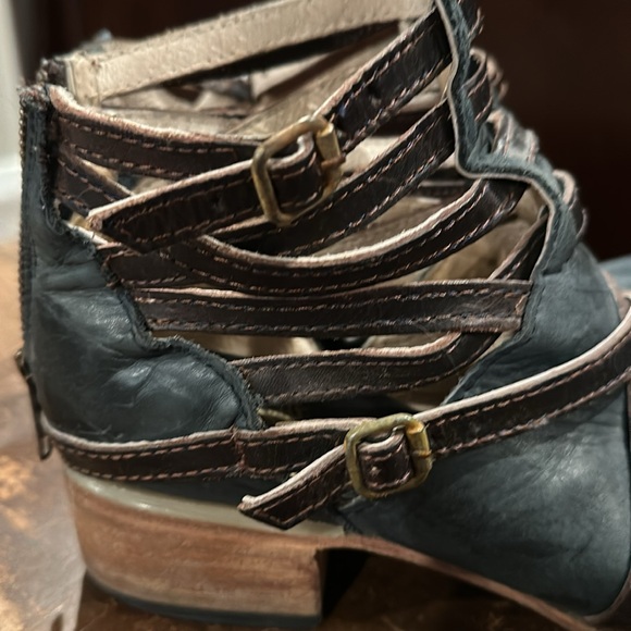 Freebird Western Stair Ankle Bootie - Picture 9 of 9